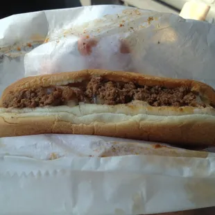 Pictures cab be deceiving - this Chili Dog looked much better than it tasted.