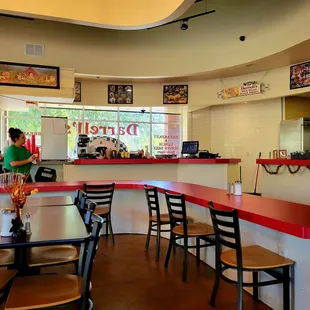 Oct 2021: Interior Pic 1 of 6-- friendly server Mandy is in the background