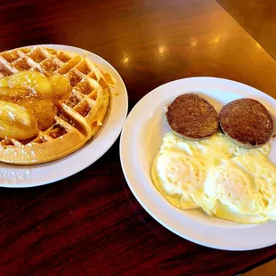 Oct 2021: Apple Waffle daily special @ $9.99-- Excellent! (I substituted sausage for the bacon.)