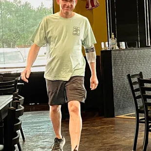 A happy Darren's customer.