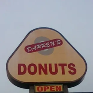 Darren&apos;s Donuts: &quot;Freshly hand made donuts daily!&quot;