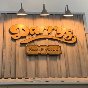 ows a sign for darry&apos;s