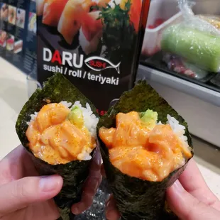 Spicy Salmon Handroll