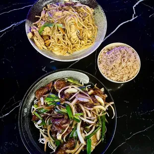 Chicken Lo Mein &amp; Mongolian Beef