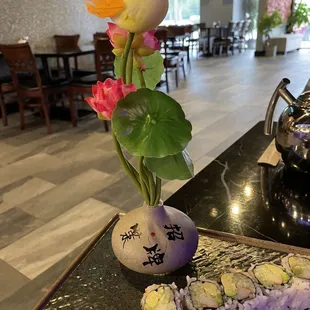 California Roll with bird and flowers