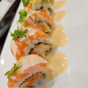 Sunset Roll - salmon, Avocado,  Spicy tuna, tangy aioli,