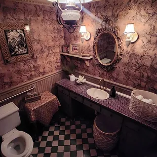 Trick bathrooms