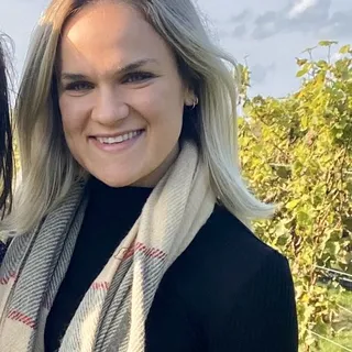 Tess C.
