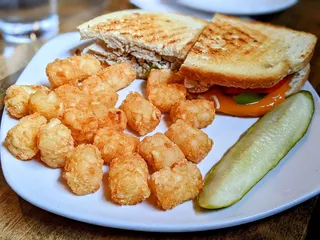 The Brick Pub & Grill