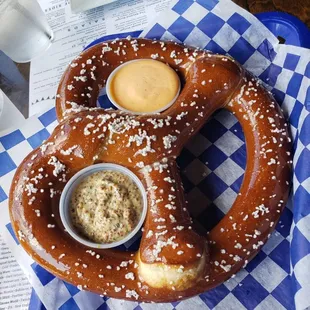 GIANT Pretzel