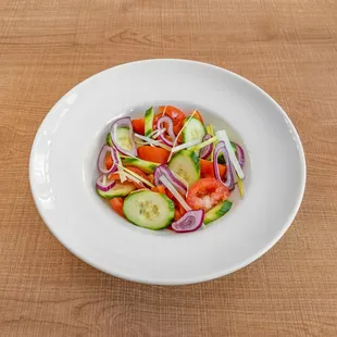 TOMATO GURKEN SALAT