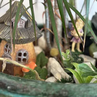 Fairy garden at the entrance (German Black Forest vibes)