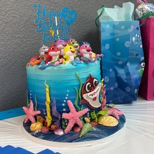 Baby shark cake