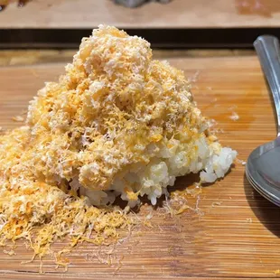 ika-uni-himo (ikura, uni and shaved monk fish liver)