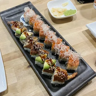 Sakura Blossom, Dragon roll