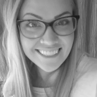 Lauren R.