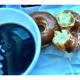Good Morning! Dat Donut.(S.Cottage Grove/E 83rd St) Donuts Donuts Donuts Breakfast Sandwiches &amp; Coffee. Cool!