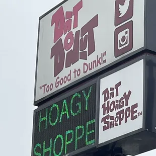 Dat Donut&apos;s sign