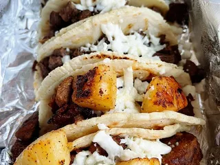 La Sabrosa Tacos Y Mas