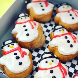 Snowman donuts