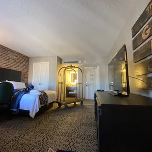 Guest room, Holiday Inn Chateau la Moyne