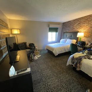 Guest room, Holiday Inn Chateau la Moyne