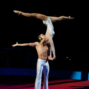 Davangie performing an acrobatic dance at the Moscow International Circus