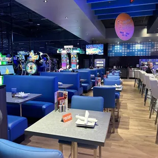 Empty section where we were completely ignored.