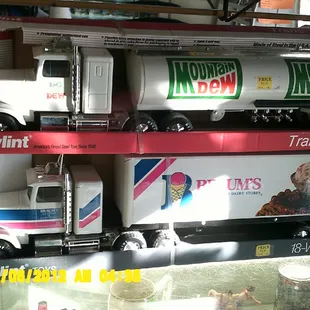 NYLINT SEMI TRUCK AND TRAILERS, COCA COLA, PEPSI, BUDWEISER AND JACK DANIELS, MILLER BEER MEMORABILIA