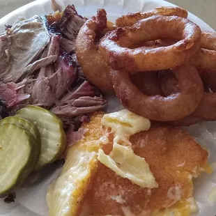 BBQ plate, mac and cheese and onion rings