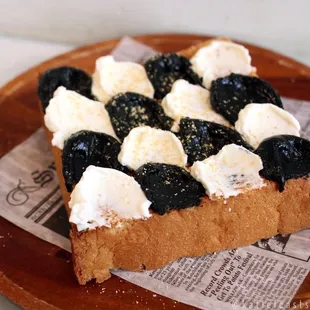 Black sesame and cream cheese toast