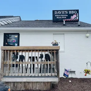 Entrance. The shop is behind another business. Hard to see from the street.
