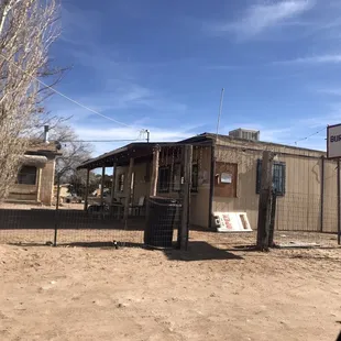 the outside of the restaurant