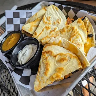 HH chicken quesadilla