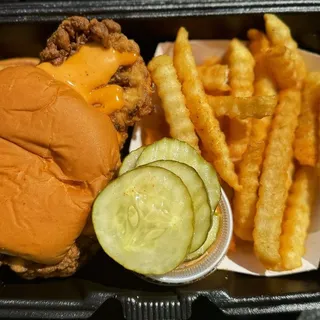 Cauli Daves #4 1 Cauli Slider with Fries