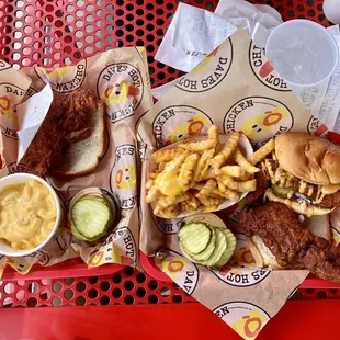 Slider, Tender Mac and cheese. I went xtraHOT, gotta sign the waiver for the REAPER.