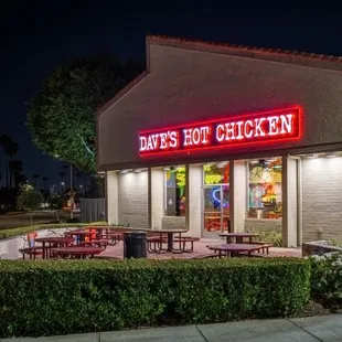 Dave's Hot Chicken - Exterior Pic