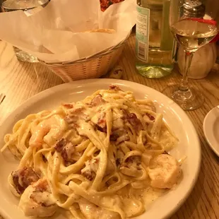 Carbonara with fettuccini (with shrimp)