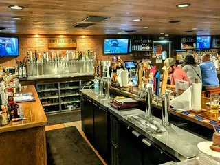 Denny's Beer Barrel Pub