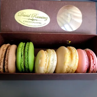 5 Piece Macaron Assortment Chocolate, Pistachio, Vanilla Bean, Créme brulée &amp; Raspberry