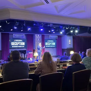 Magic and dinner show Indianapolis