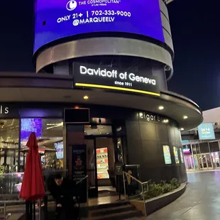 Davidoff of Geneva at fashion show mall