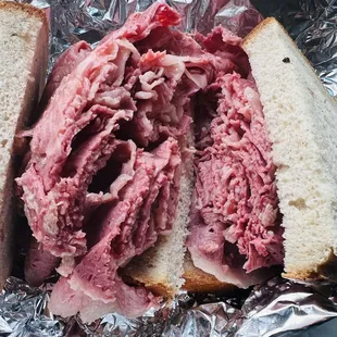 Corned Beef Sandwich (large)