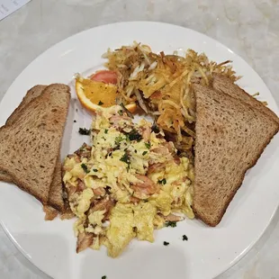 Scrambled eggs with lox