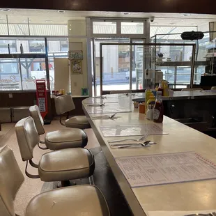 sushi and sashimi, interior