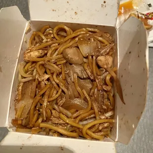 Chicken Lo Mein