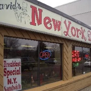 David&apos;s New York Deli store front