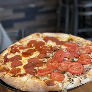 Half pepperoni / half Taste of Gilroy