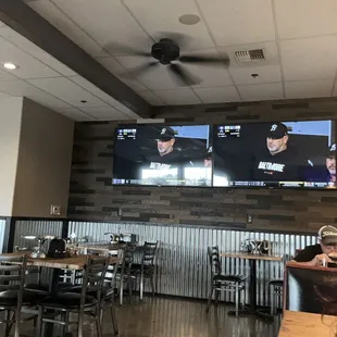 Multiple TV&apos;s to watch Sports