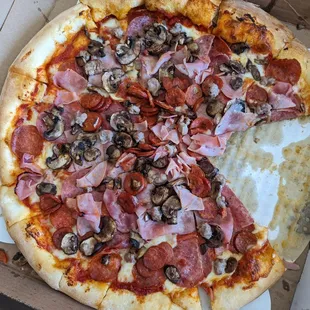 David&apos;s Combo with no bell peppers, no onions.